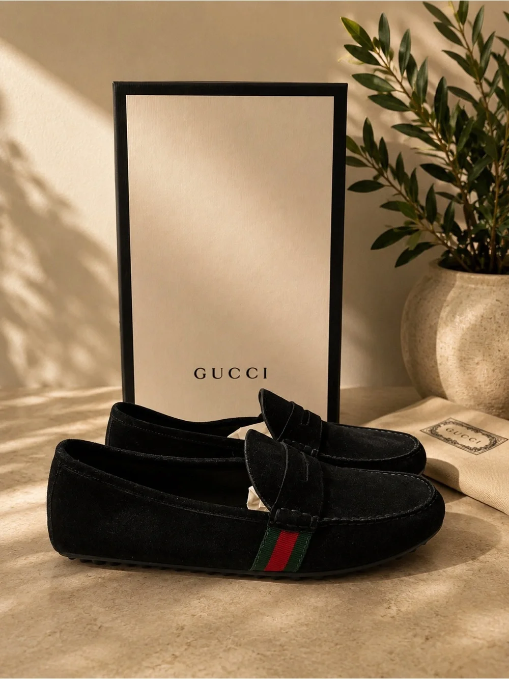 gucci dress shoes black Men's Whether you decide to pair them with refined tailoring or your weekend edit Men's lace-up shoe with lasered